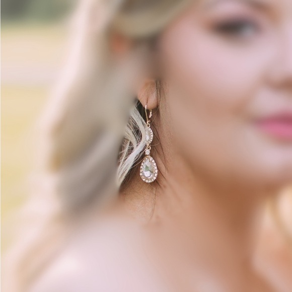 Three Tier Crystal Teardrop Pear Dangle Earring Bridal Wedding Elegant - Picture 2 of 5